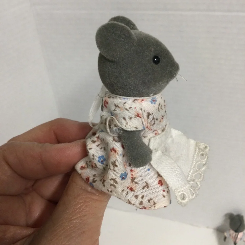 Sylvanian Families Calico Critters Vintage Thistlethorn Grey Mouse Dad & Mom